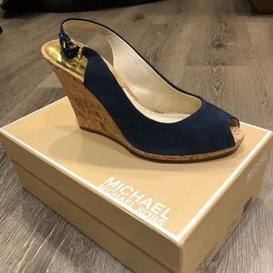 MK Navy wedge heels